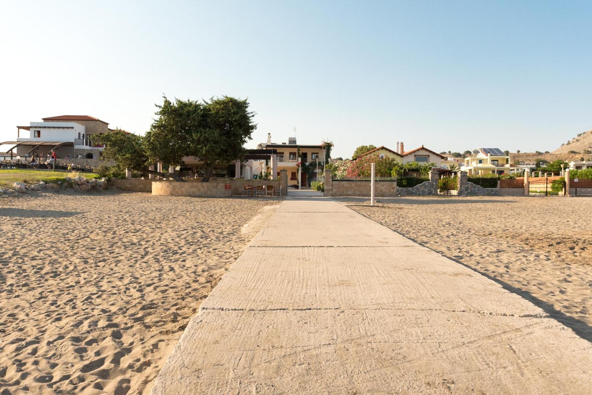 Amaryllis Front Beach Hotel Lardos Exterior photo