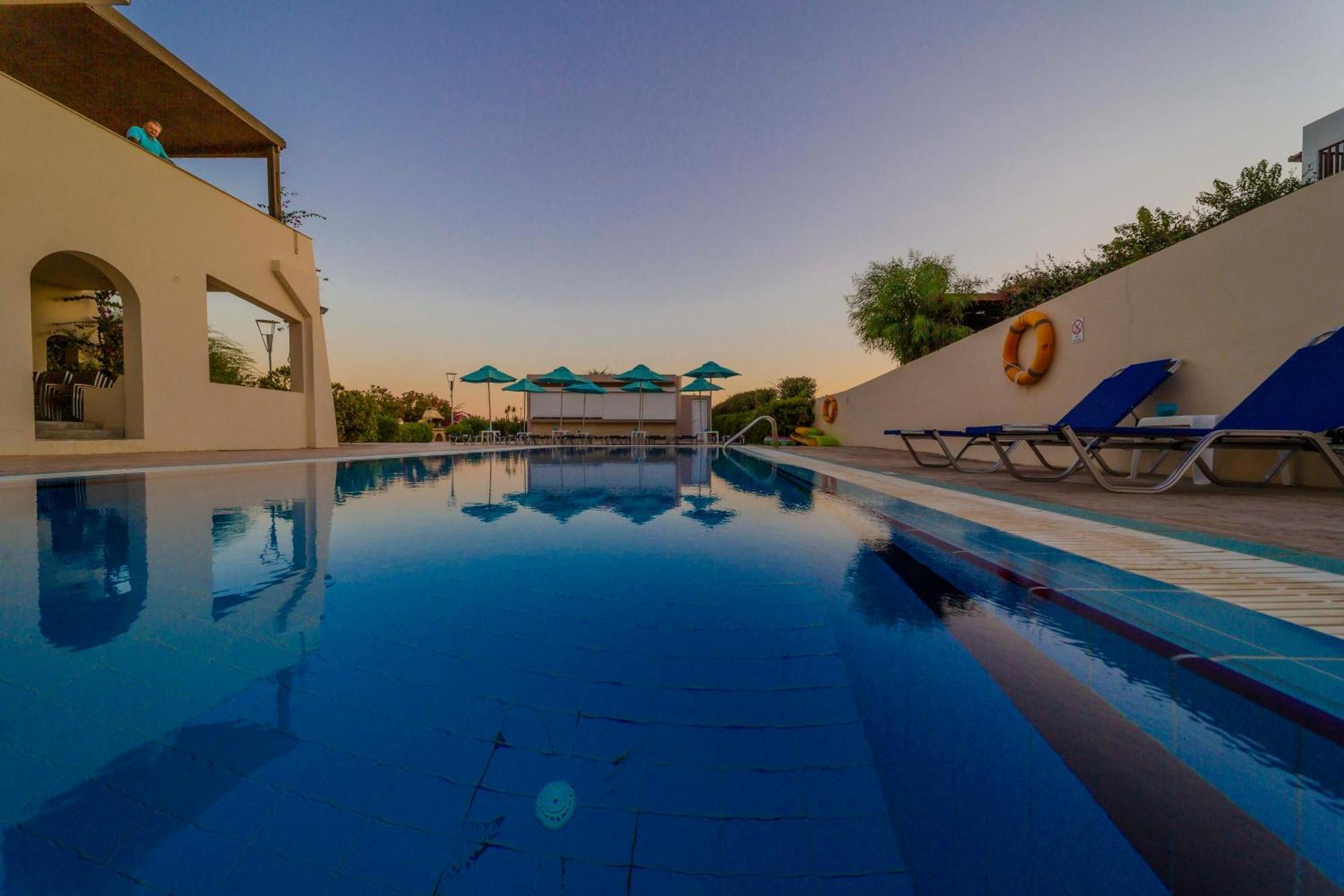 Amaryllis Front Beach Hotel Lardos Exterior photo